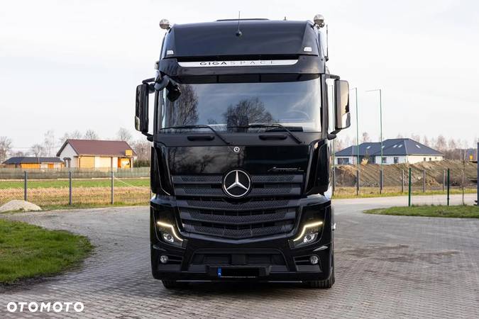 Mercedes-Benz Actros - 6