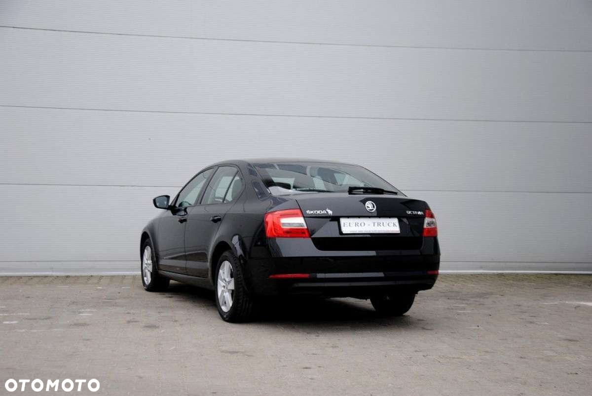 Skoda Octavia - 3