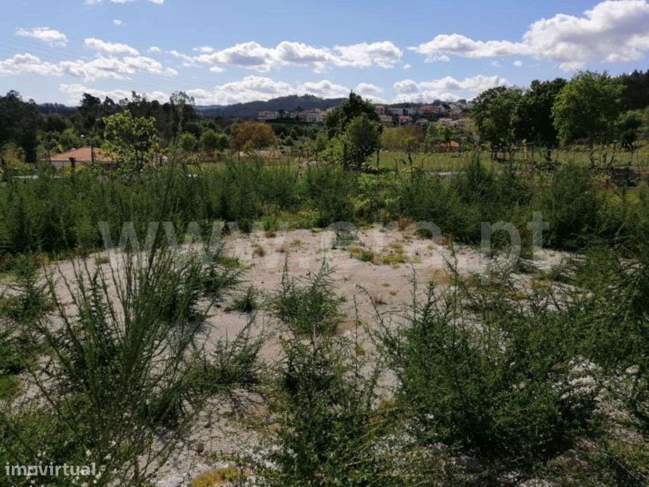 Terreno para construção com 953 m2 em Golães - Grande imagem: 5/7