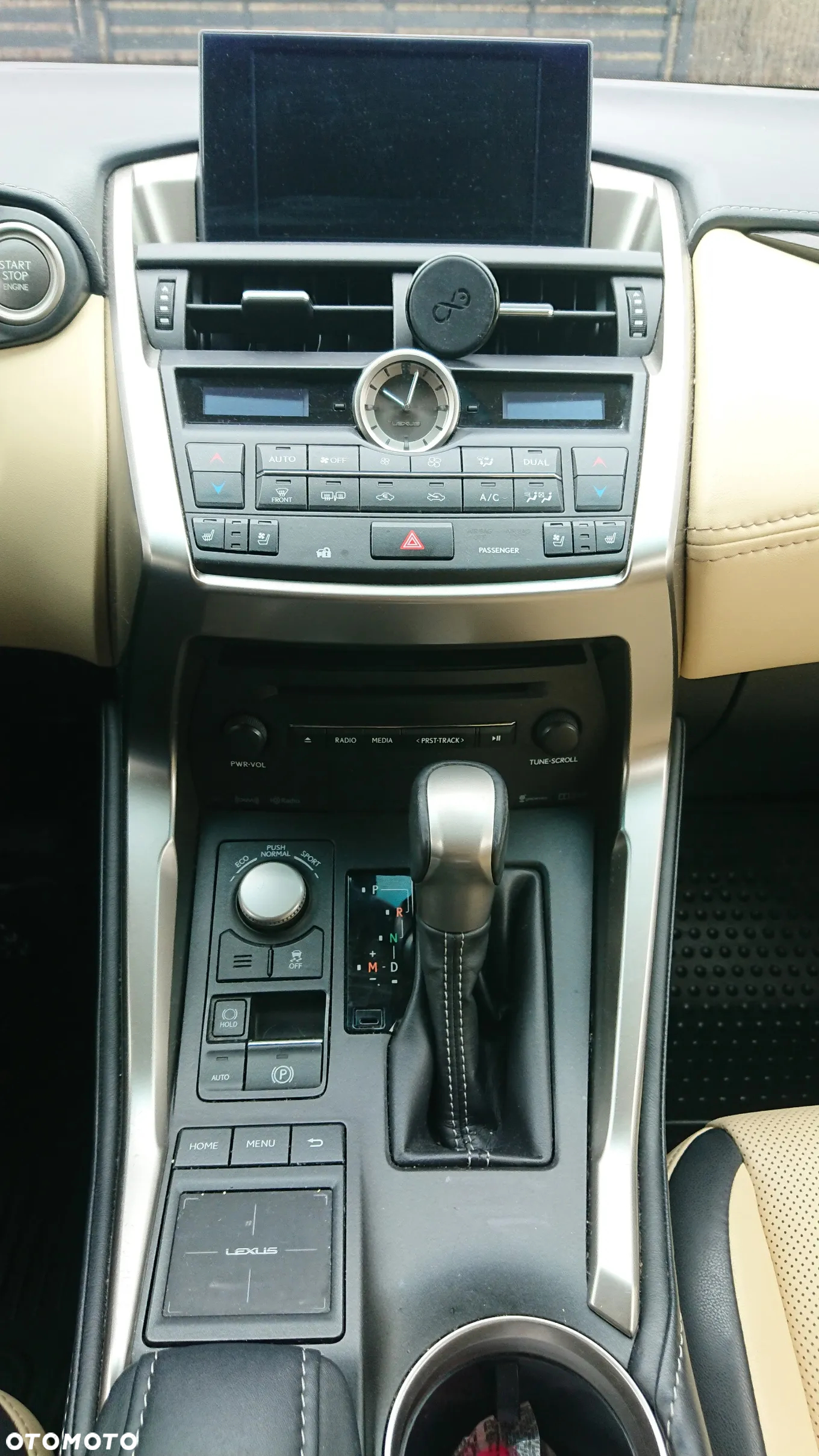 Lexus NX 200t AWD - 13