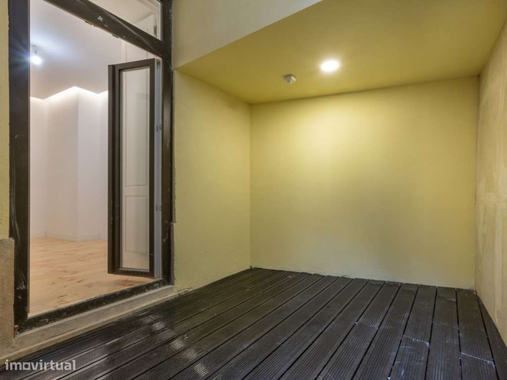 Edifício Boutique Totalmente Renovado no Centro de Lisboa-9