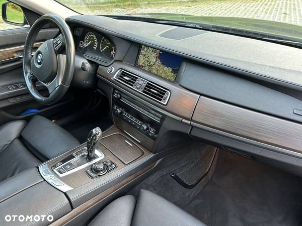 BMW Seria 7 730d - 22