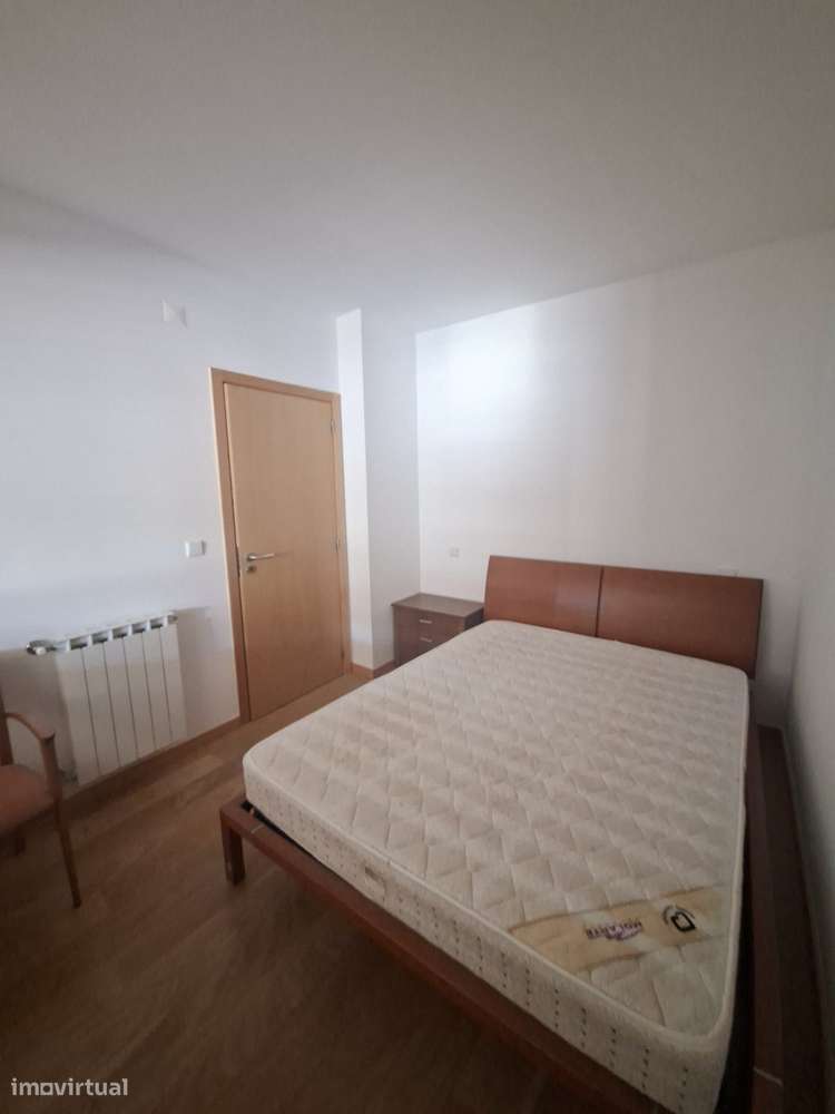 Apartamento T2 Com Garagem Fechada-5