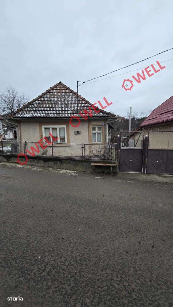 Casă familială de vânzare în Vâlcele! - Imagine principală: 2/15