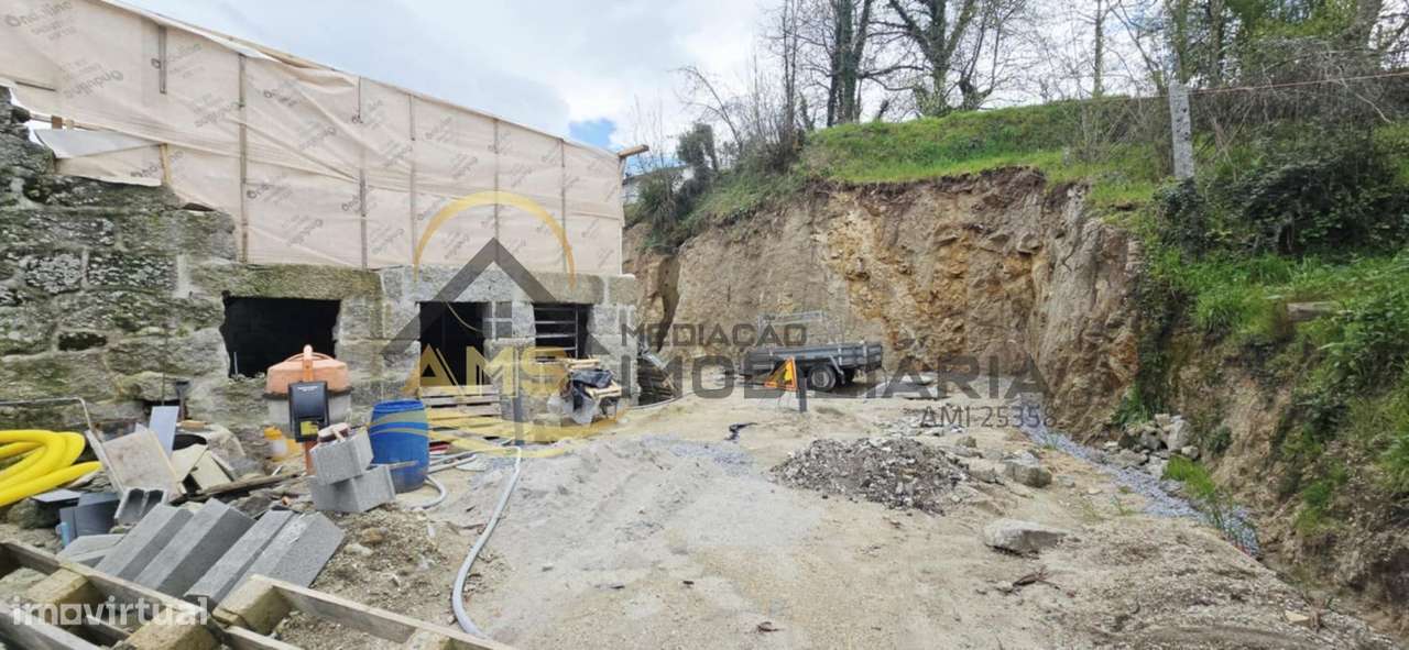 MORADIA PARA RECONSTRUÍR - Grande imagem: 5/24