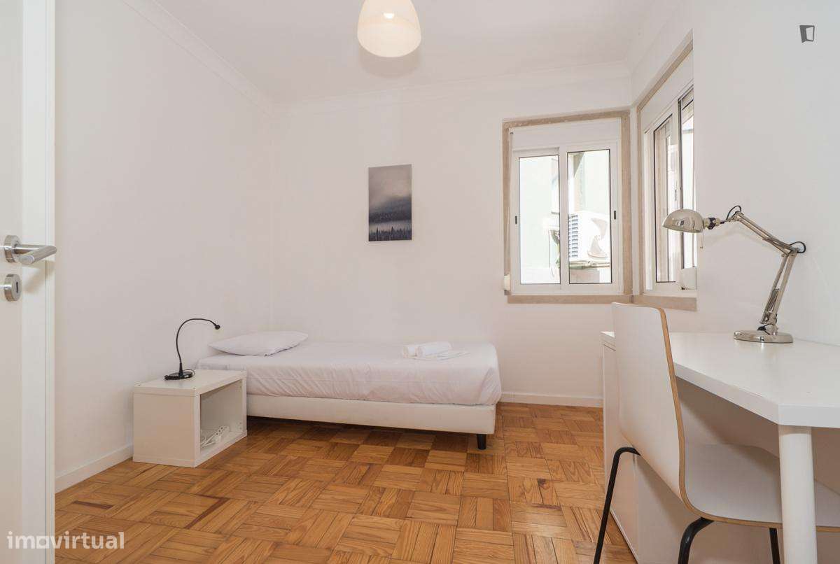 Quarto - localizado em Sete Rios Lisbon - Grande imagem: 4/10