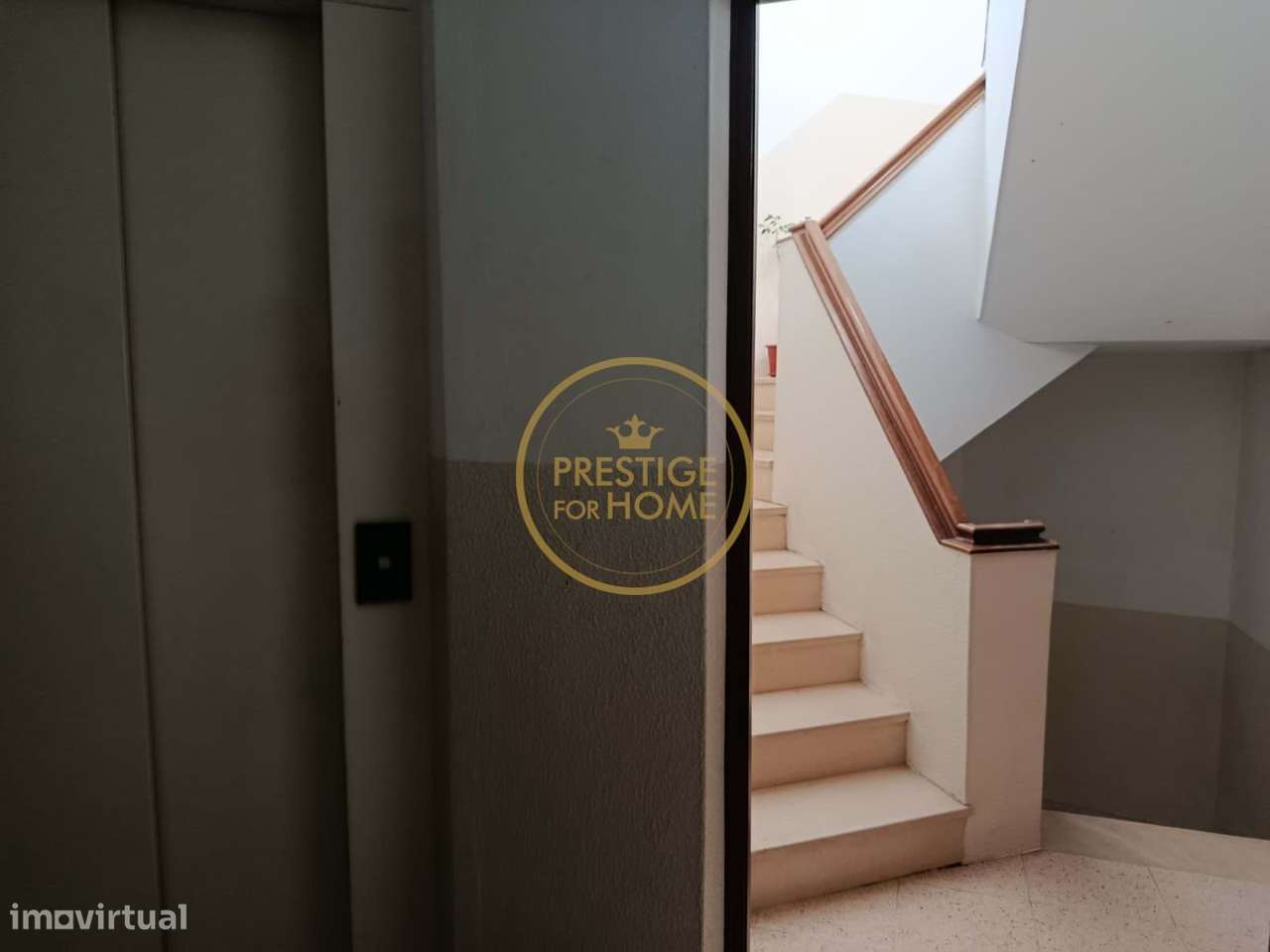 Apartamento T3 com garagem no centro de Loulé-15