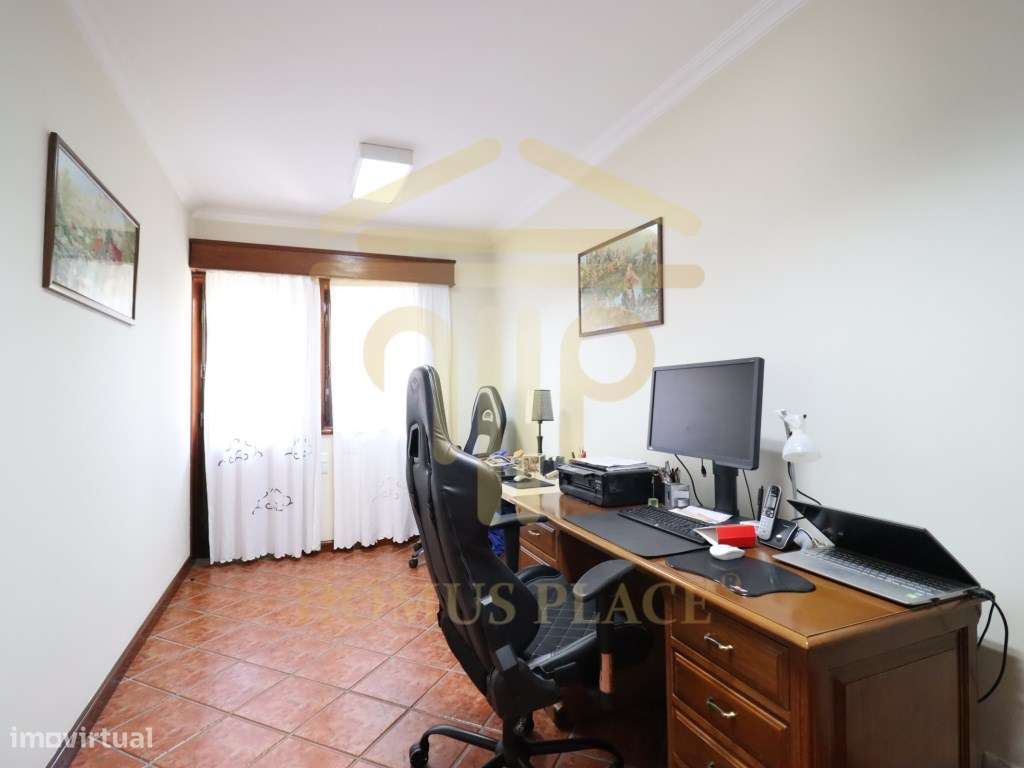 Moradia com Cave, Piscina e Terreno de 1878m² - Lavra
Vendida tota...-39