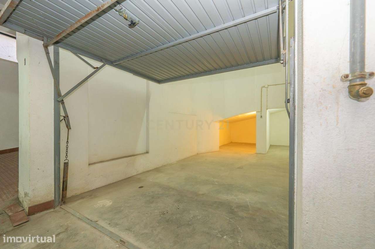 Garagem com Excelente Localização | Bairro Afonso Costa – Setúbal - Grande imagem: 5/18