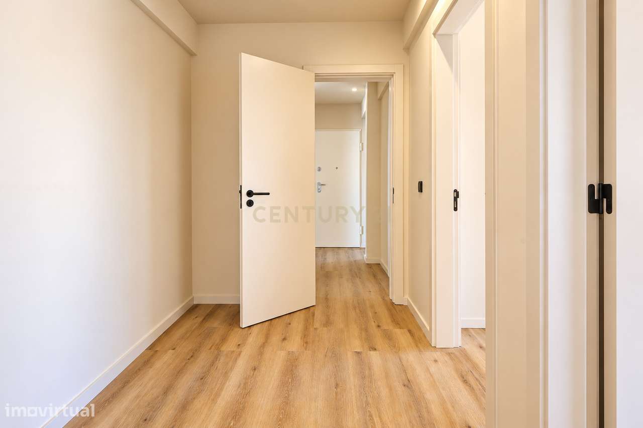 Espectacular Apartamento T3, totalmente remodelado, no centro do Monti-25