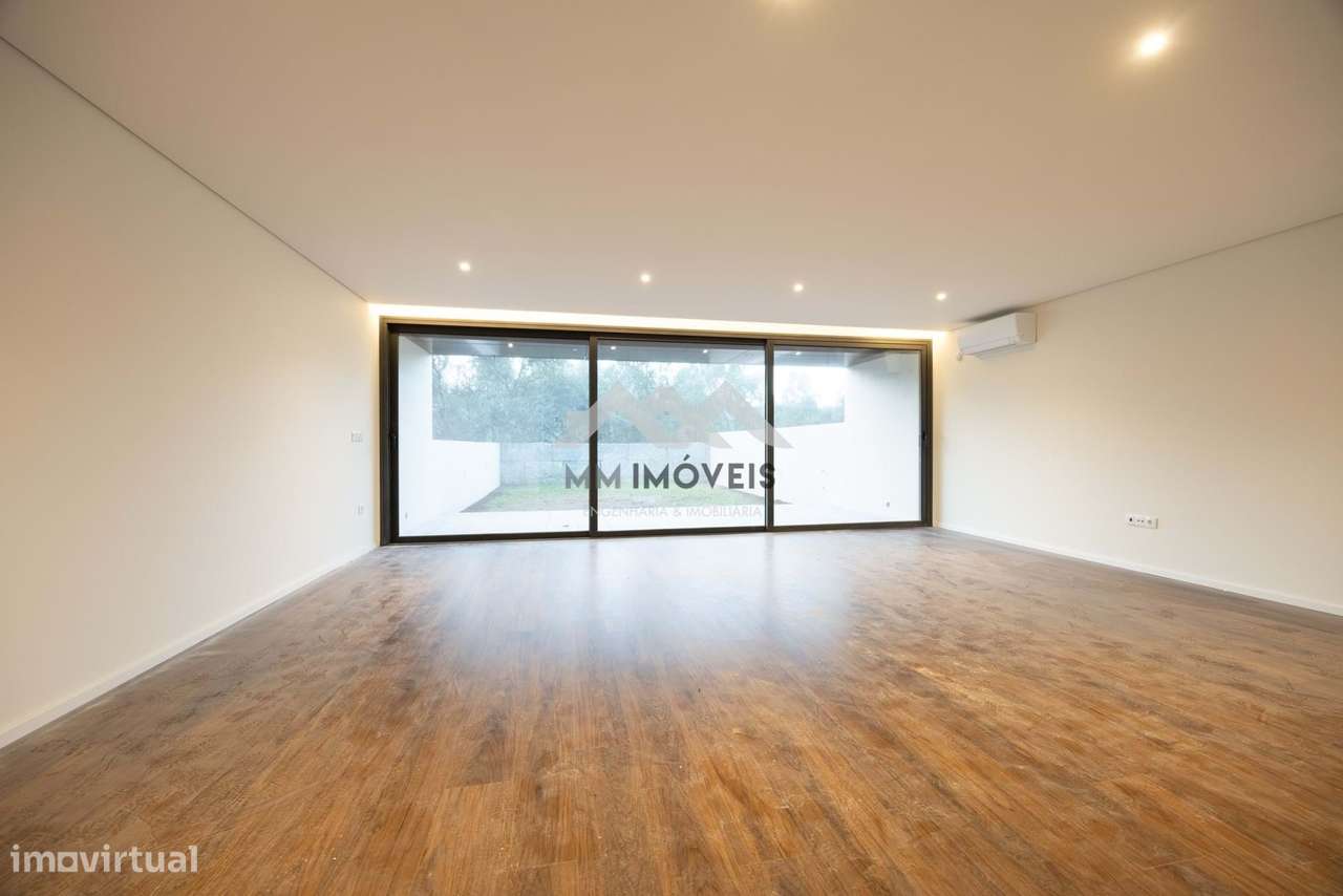 Moradia T3 | NOVA | Gondomar | Terraço | Jardim | 2025 | Box - Grande imagem: 4/28