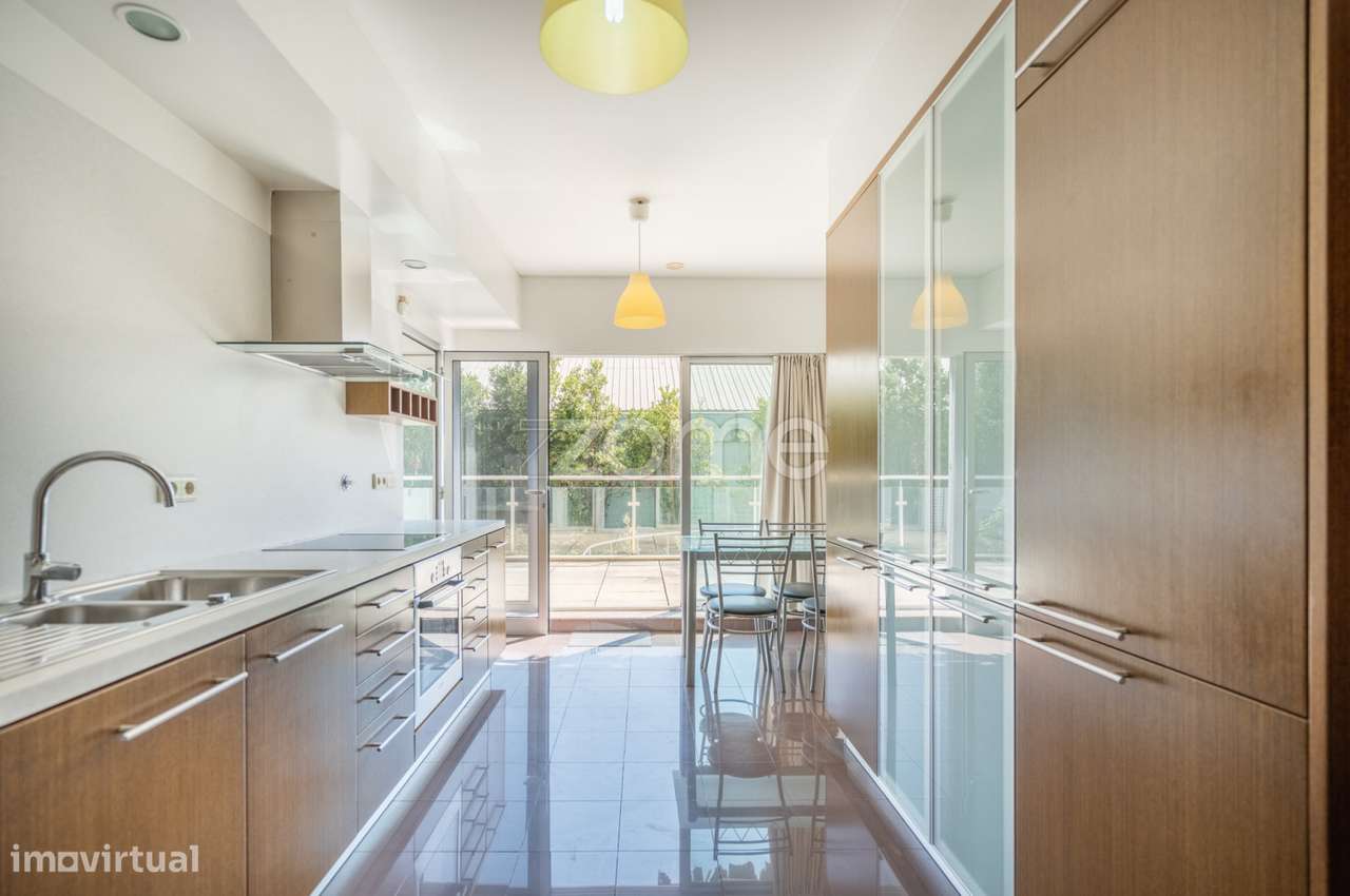 APARTAMENTO T4 DUPLEX COM TERRAÇO - Grande imagem: 1/44