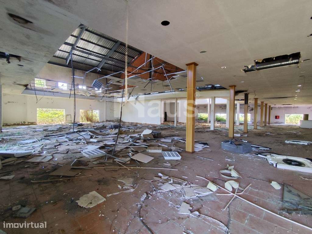 Espaço de festas com Restauração para recuperação total - Grande imagem: 4/21