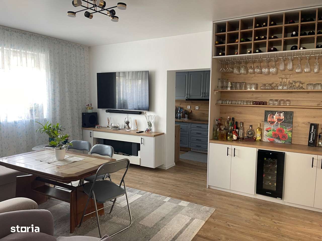 Apartament la casa,cu curte proprie,Zona Str. Paulestiului-0
