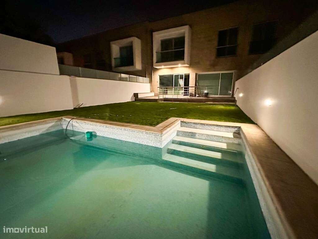 Moradia V4+1 em Banda com Piscina - Dume, Braga-41