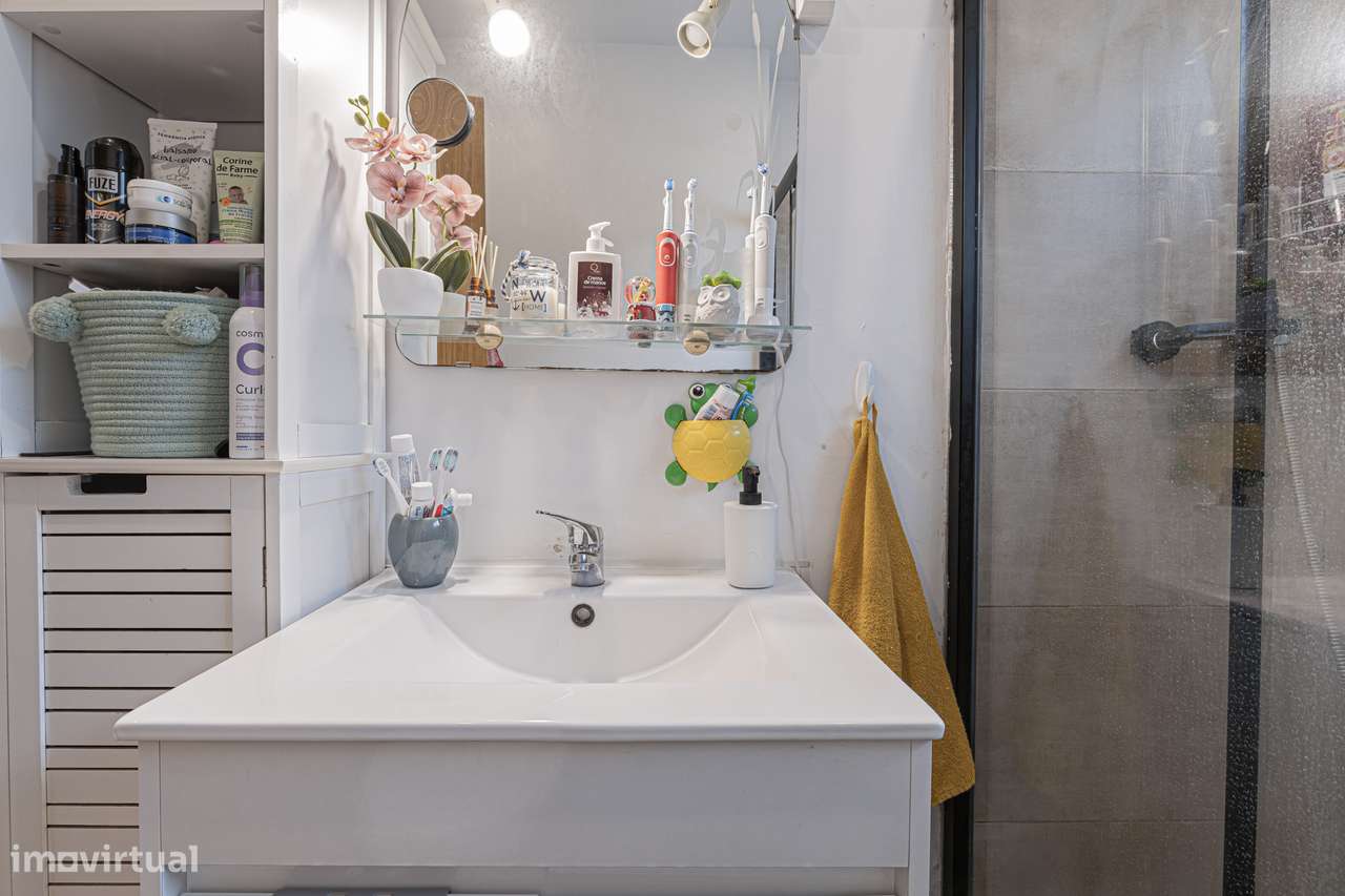 Apartamento T2 em RC com Quintal no Seixal-21