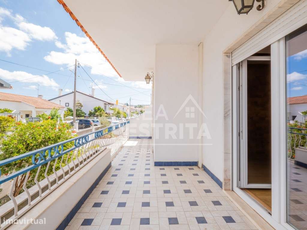 Moradia Isolada T6, no centro de Azeitão - Grande imagem: 5/60