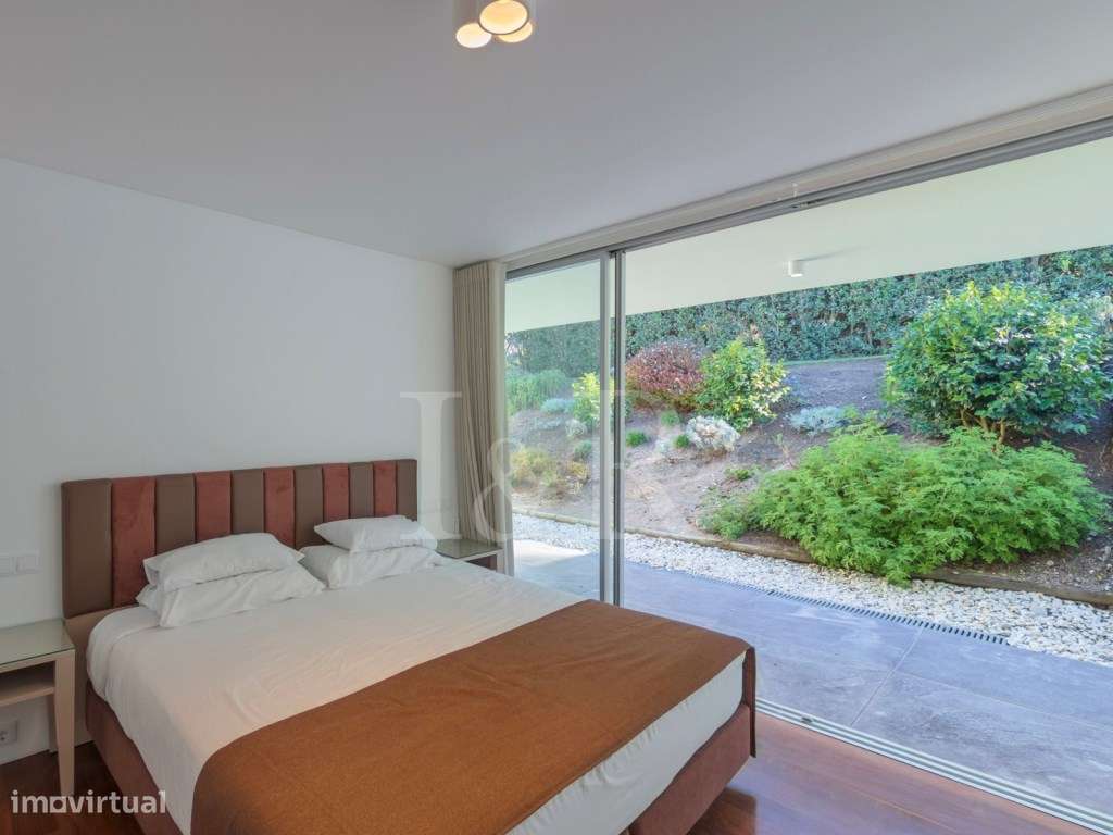 Moradia T4 com jardim e piscina junto à Lagoa de Óbidos-9