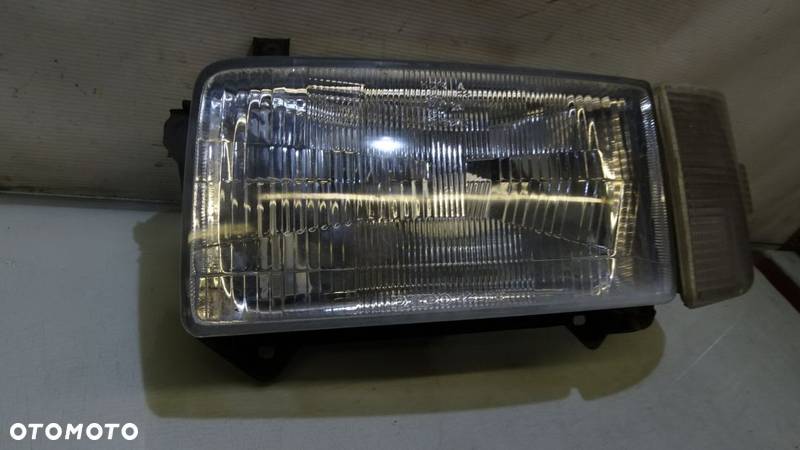 LAMPA LEWA PRZEDNIA VOLKSWAGEN TRANSPORTER T4 1.9 - 3