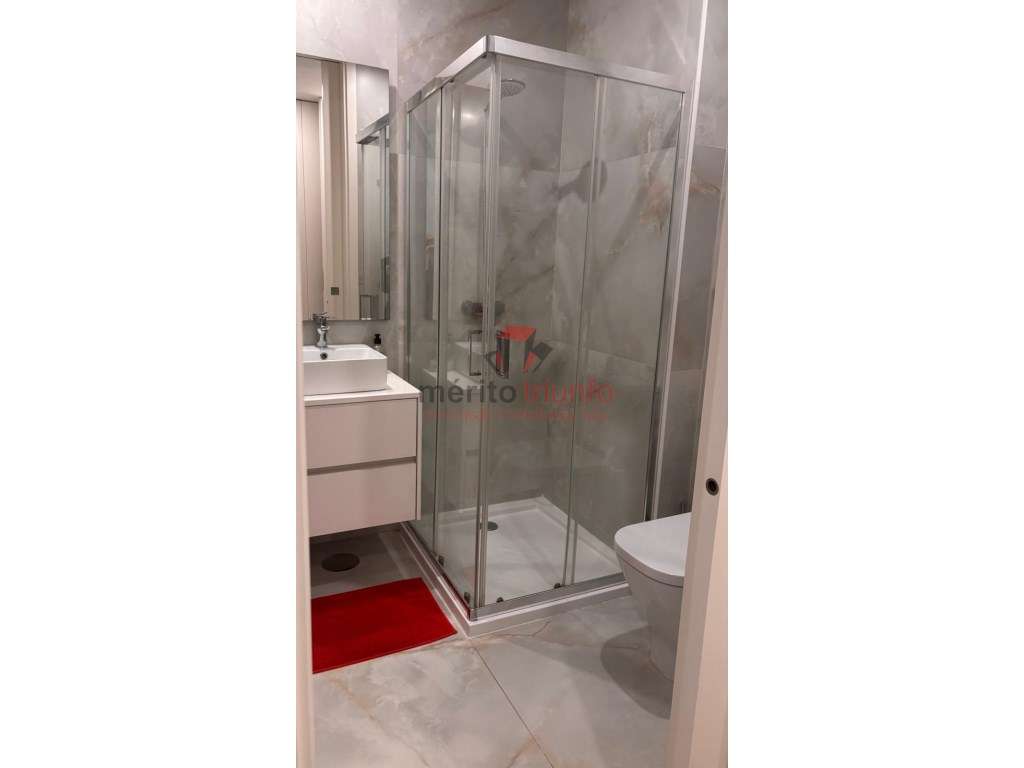 Excelente Apartamento c/ 3 Suites no Centro de Famalicão-25