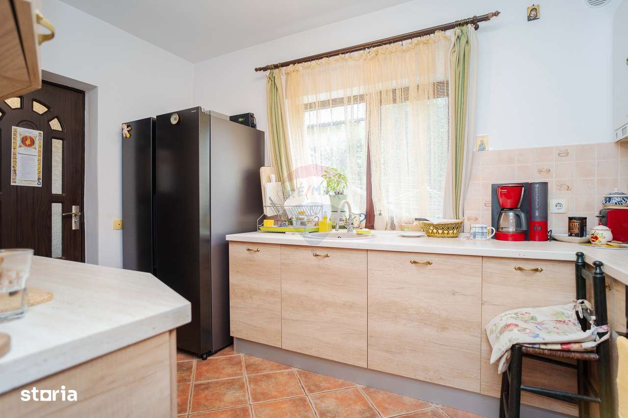 Casă cu Piscină de Vânzare, 500mp Teren, Str. Victoriei-Valea Lupului-6