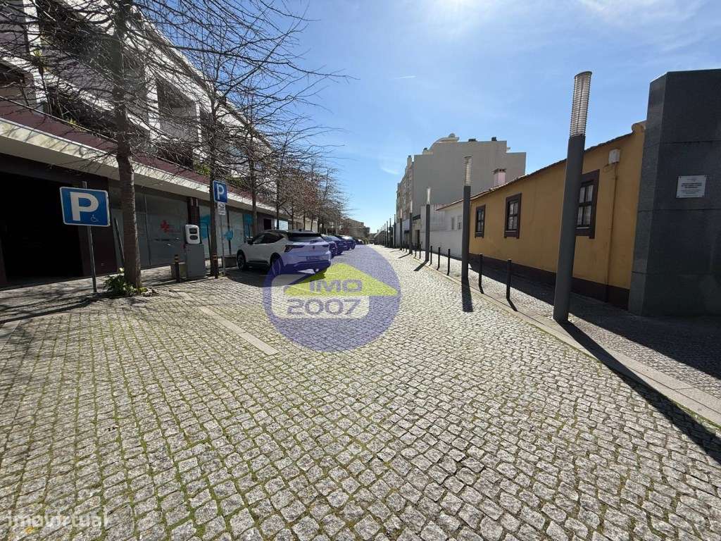 Excelente T3 com dois terraços, a Nascente e a Poente-5