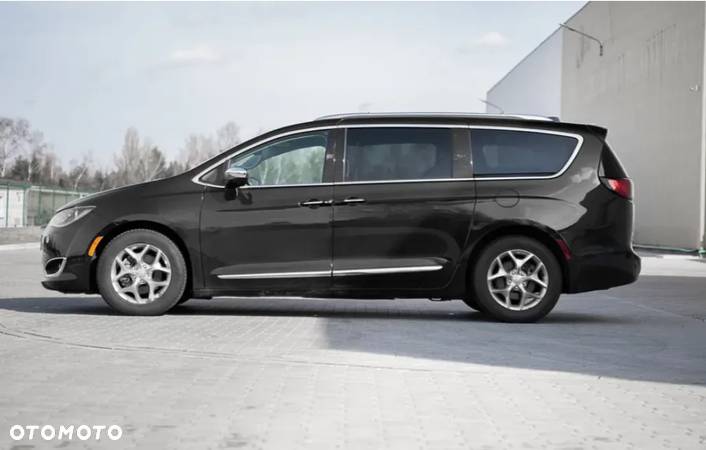 Chrysler Pacifica - 9