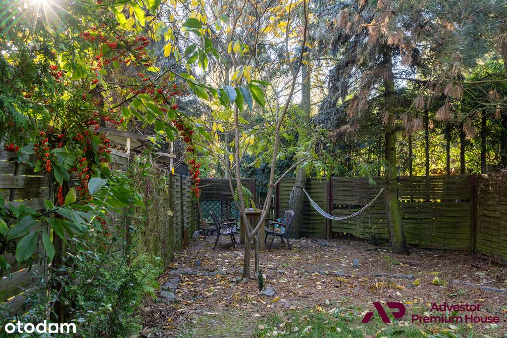 Dom z pięknym ogrodem-starodrzew- blisko lasu-10