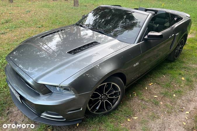 Ford Mustang 5.0 V8 GT - 6