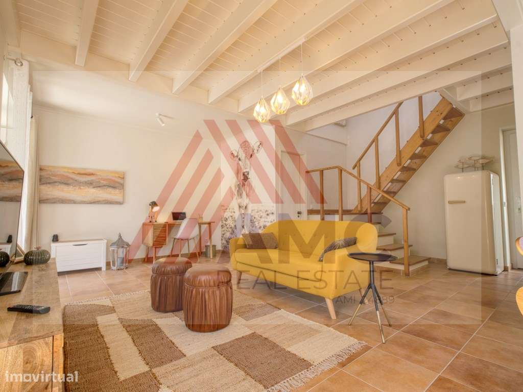 MORADIA COM 2 PISOS NO CORAÇÃO DA VILA MADALENA DO PICO-8