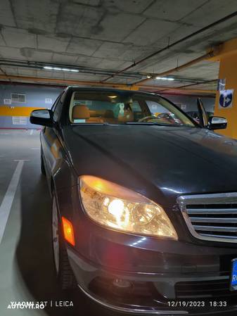 Mercedes-Benz C 300 4-Matic - 9