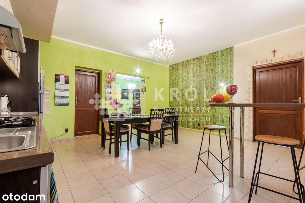 Dom w zabudowie bliźniaczej z potencjałem w Dobrej-5