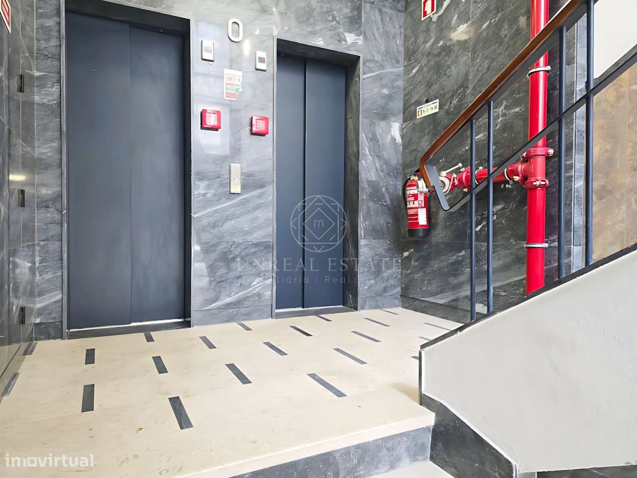 Apartamento T0 , novo, inserido em um edifício totalmente remodelado n-11