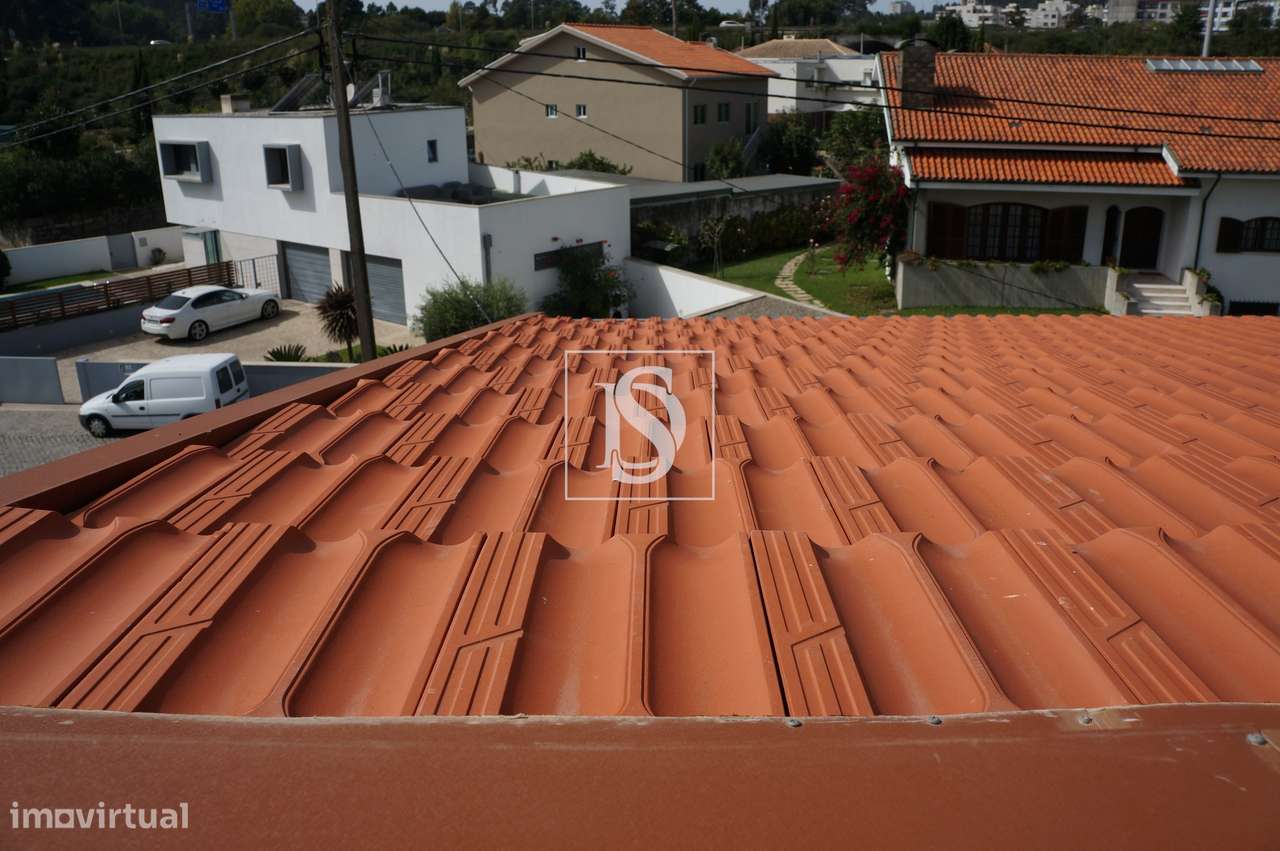 Moradia Isolada T3 em Vilar de Andorinho-34