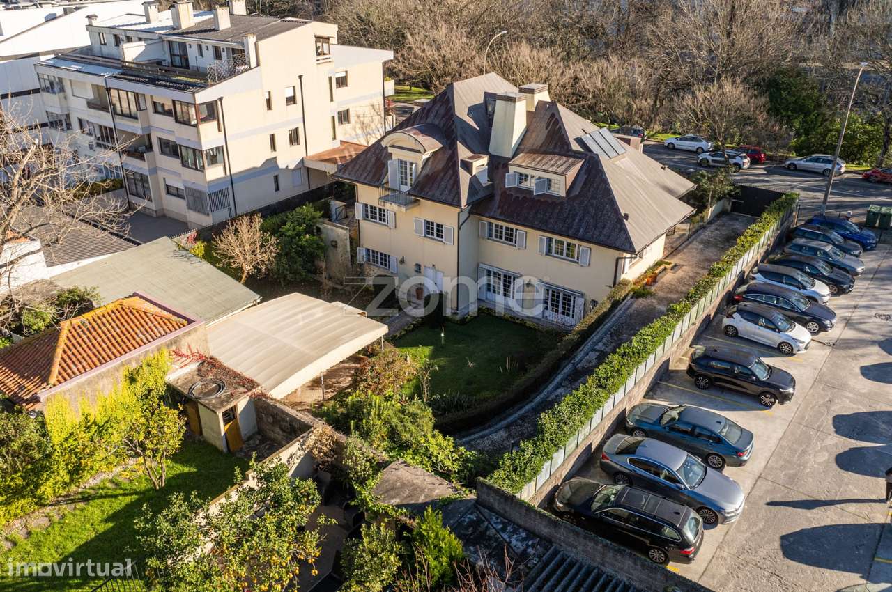 Moradia de charme com jardins no Pinheiro Manso, Porto - Arrendamento - Grande imagem: 2/60