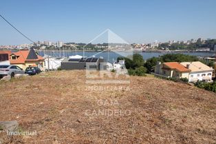 Terreno para construção com vistas únicas para o Rio Douro