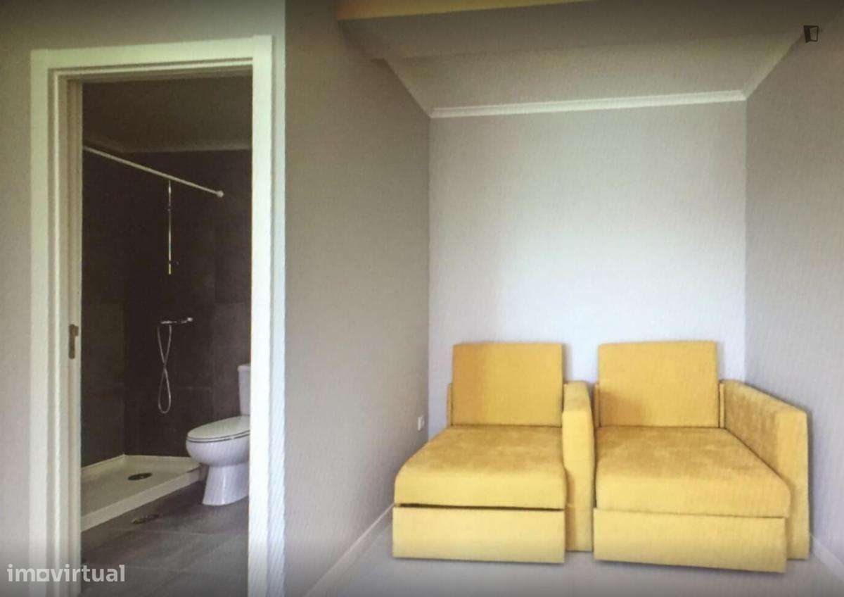 Estúdio - localizado em Baixa Coimbra - Grande imagem: 5/7