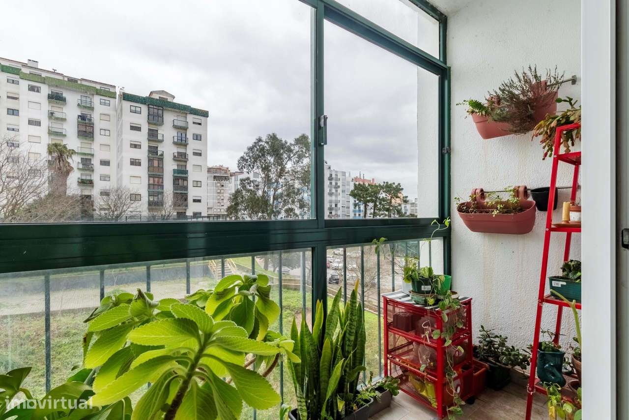 Apartamento T2 c/ 2 Wcs Totalmente Remodelado na Rinchoa, Sintra-8