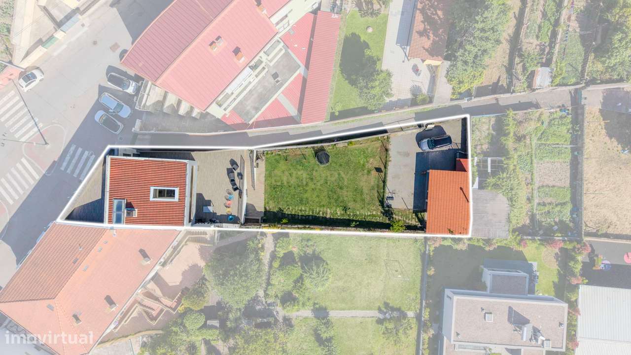 Moradia T3+1 com Amplas Áreas Exteriores | Rio Tinto-52