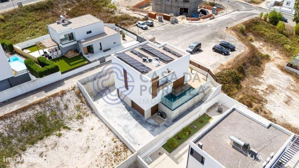 Moradia T4 com3 suites isolada-13