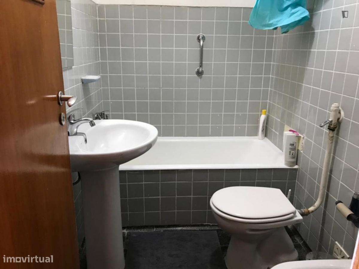 Quarto - localizado em Lapa Lisbon - Grande imagem: 5/10