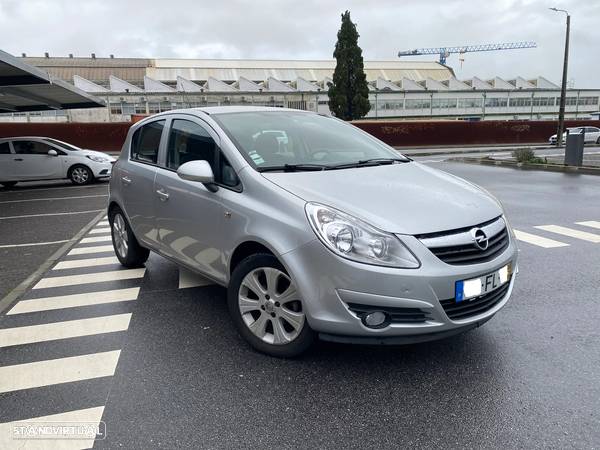 Opel Corsa 1.3 CDTi Enjoy EcoFLEX - 2