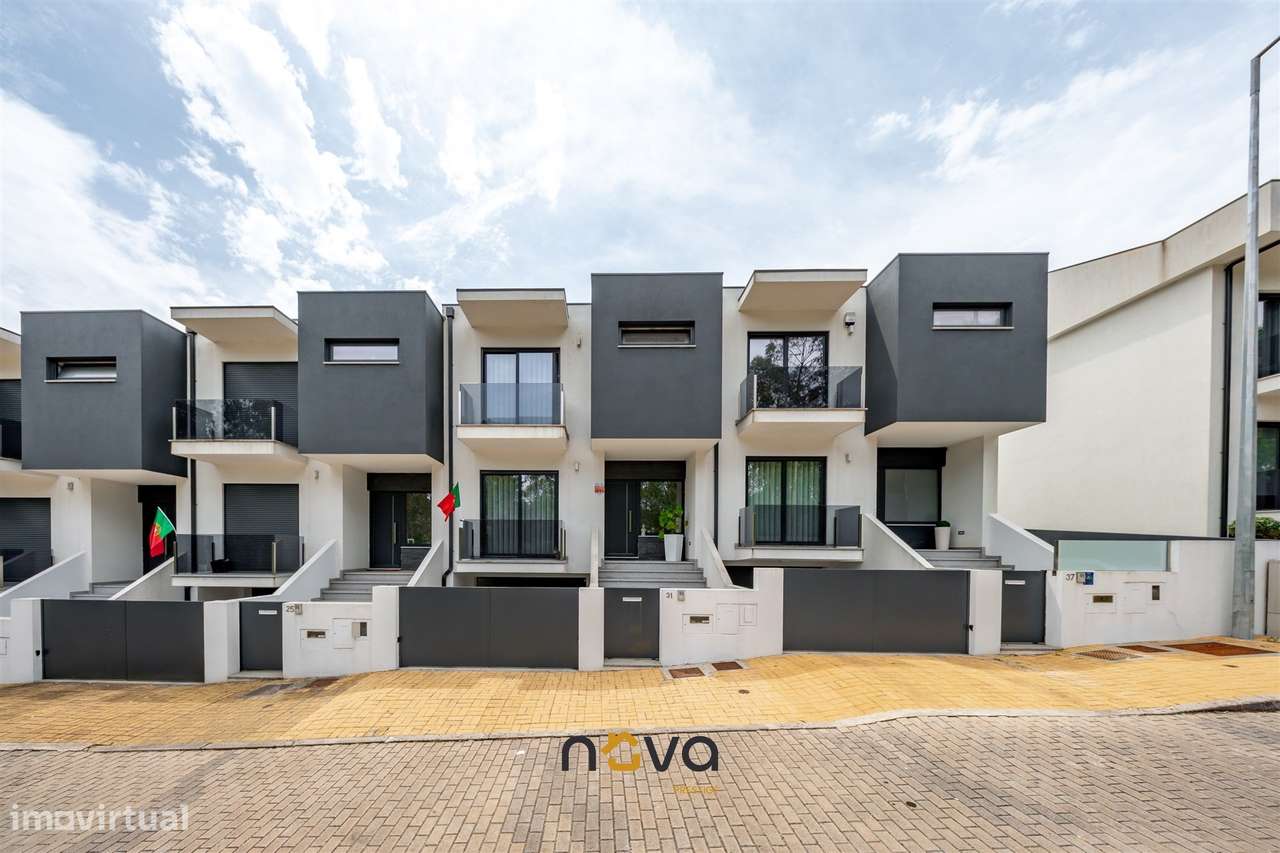 Moradia em Banda T3 em Gondifelos, Vila Nova de Famalicão-0