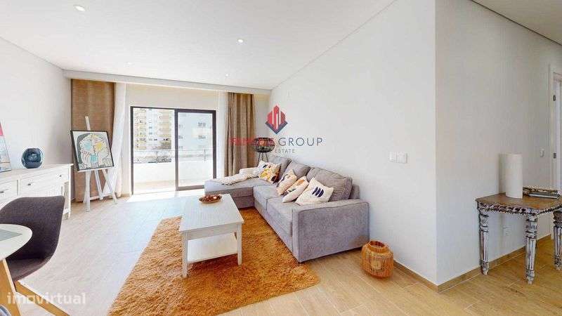 Apartamento T2 totalmente remodelado na Praia da Rocha - Grande imagem: 4/12