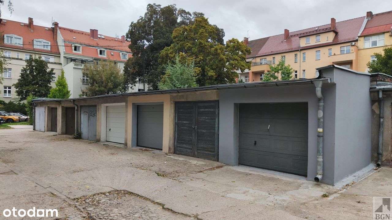 Garaż murowany - ul. Hallera-4