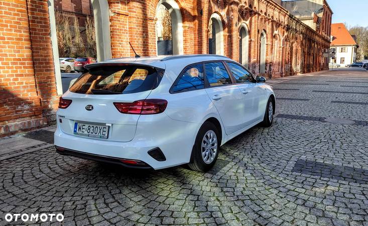 Kia Ceed - 4