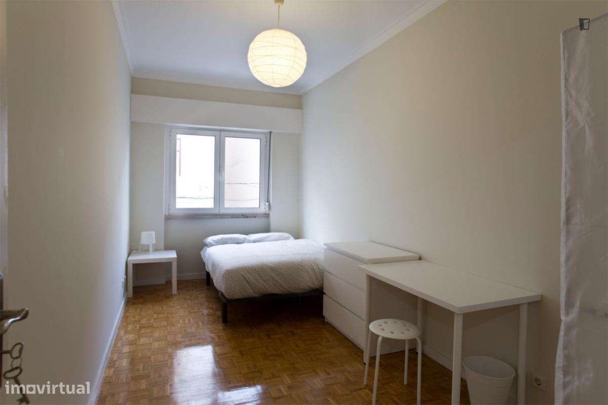 Quarto - localizado em Benfica Lisbon - Grande imagem: 2/10