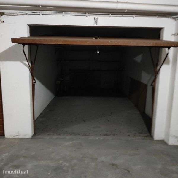 Garagem fechada (Zona Campo Futebol) com 17,2 m2 - Grande imagem: 5/5