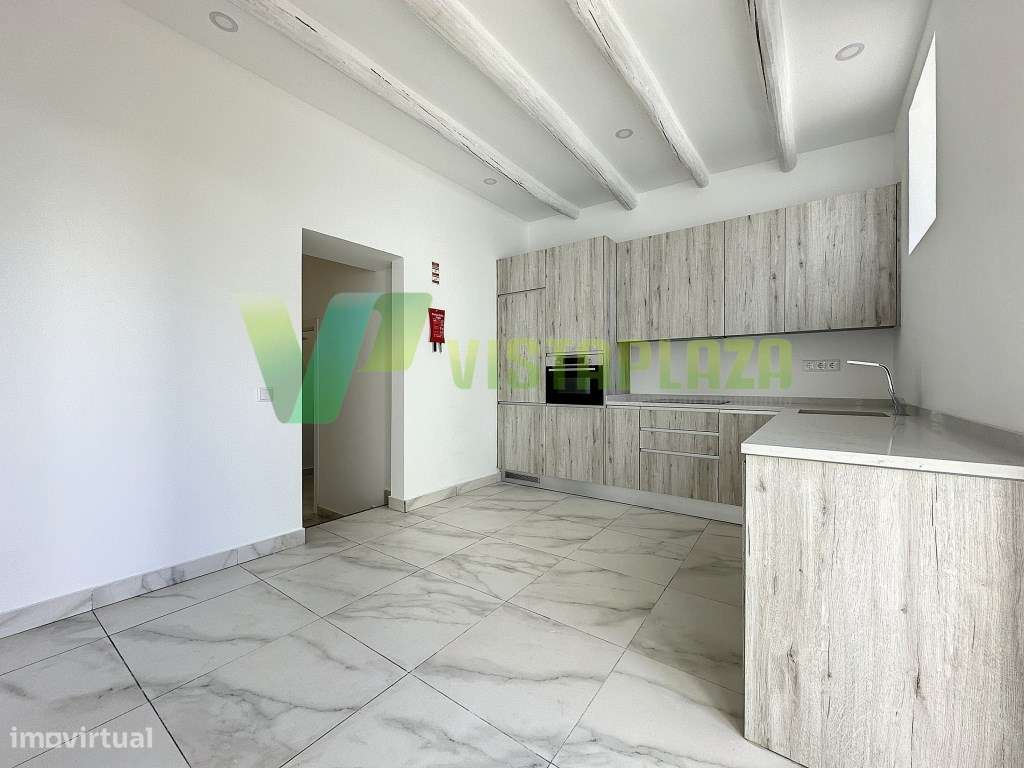 Moradia T3 Remodelada Centro de Portimão-10