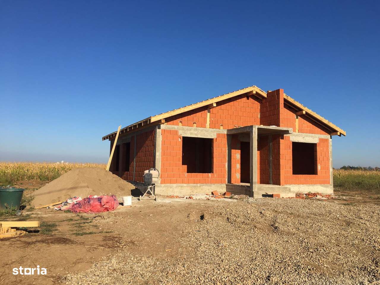 Ocazie!!!La 15 min.de Oradea casă la doar 94.500 E - Imagine principală: 5/15